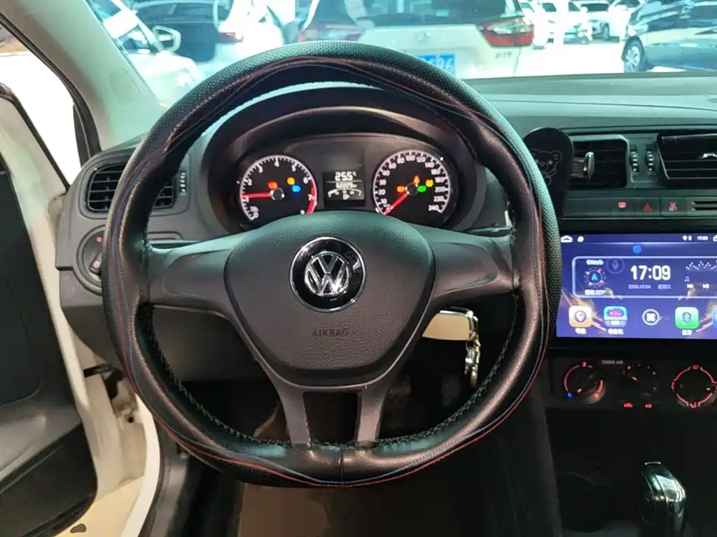 Volkswagen Polo 2018 1.5L Auto Safe Drive фото 11