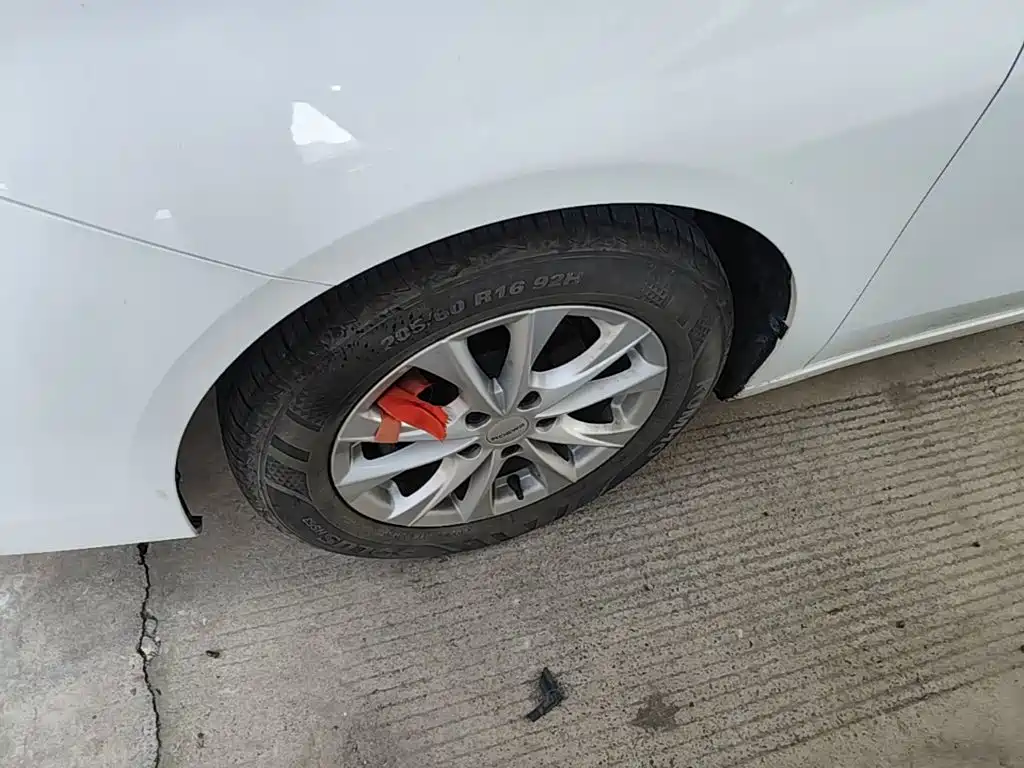 Photo 23 - Roewe i5