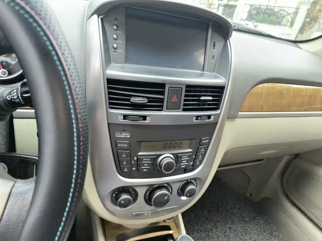 Buick Excelle 2015 1.5L Automatic Classic фото 10