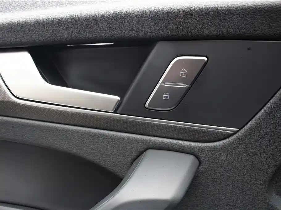 Audi Q5L 2024 Model 40 TFSI Luxury Dynamic фото 15