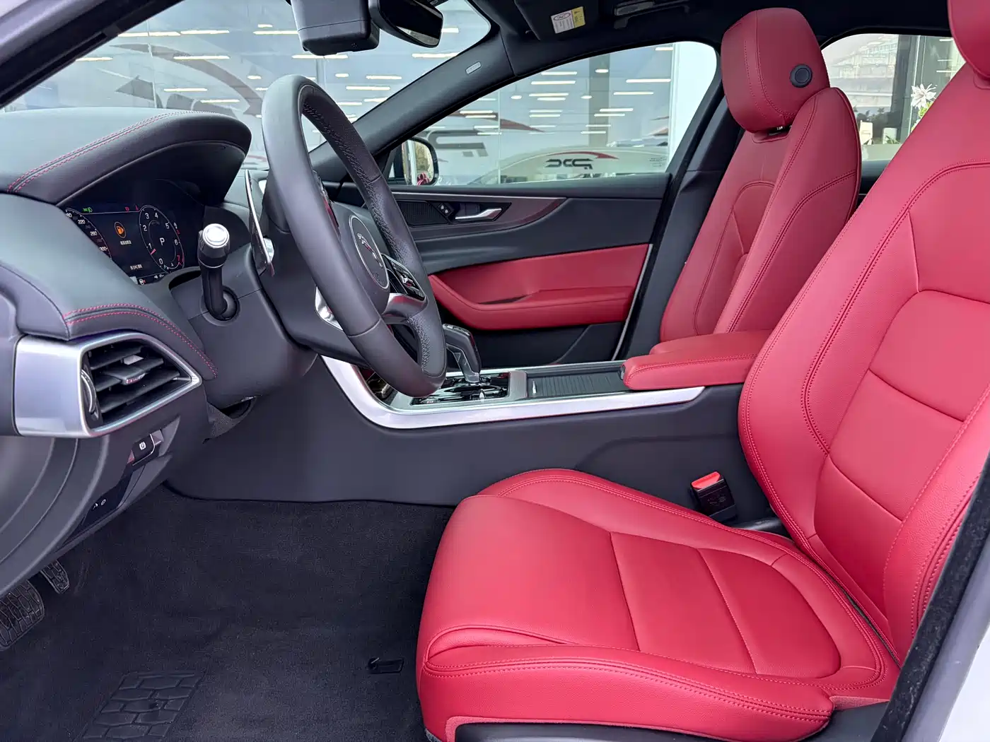 Jaguar XEL 2021 2.0T 250PS R-DYNAMIC S Progressive Sport Edition фото 6