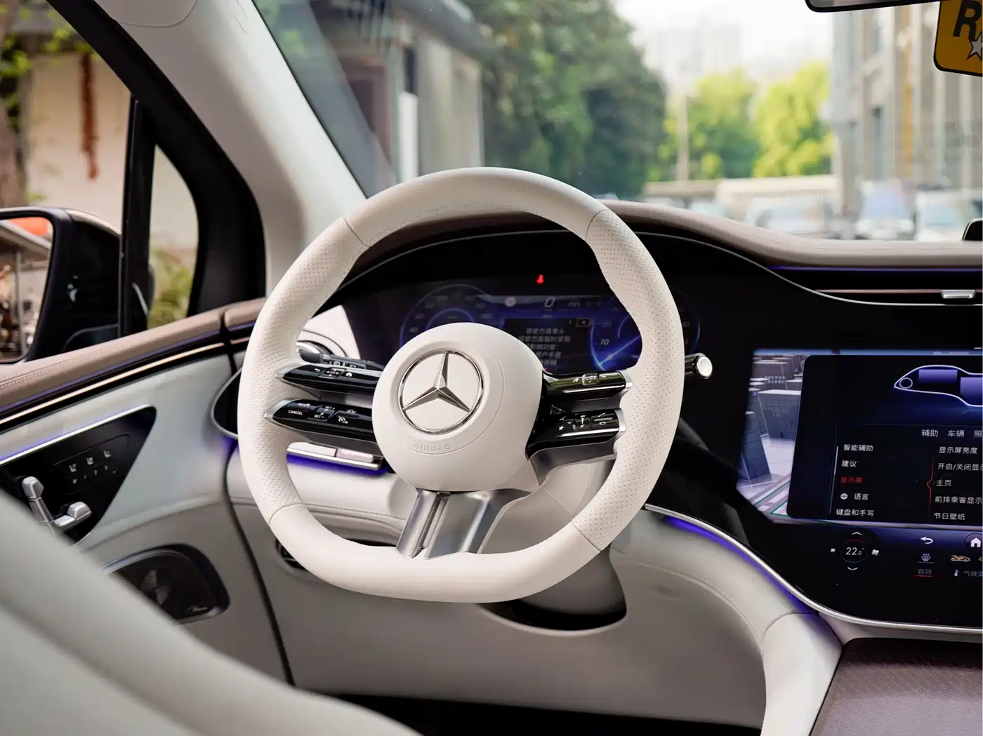 MERCEDES-BENZ EQE SUV