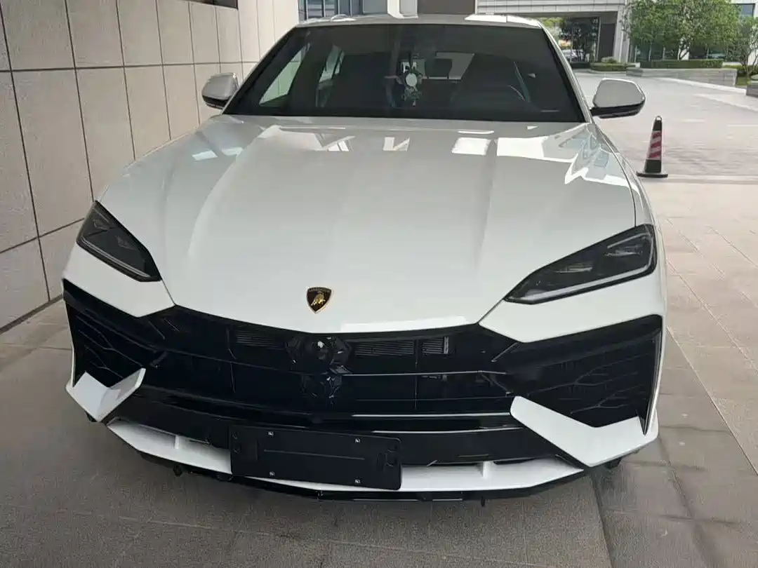 Lamborghini Urus SE 2026 2025 4.0T Standard Edition