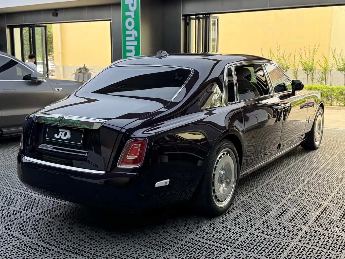 Rolls-Royce Phantom 2018 6.7T Long Wheelbase Version фото 8