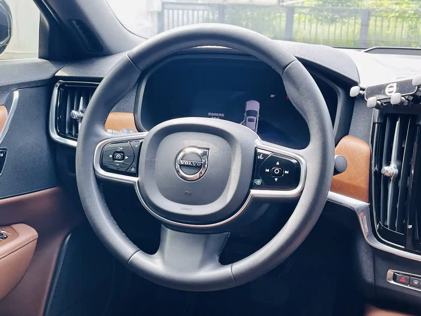 VOLVO S90
