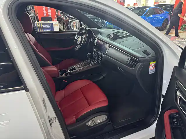 Porsche Macan 2018 Macan 2.0T — фото 5