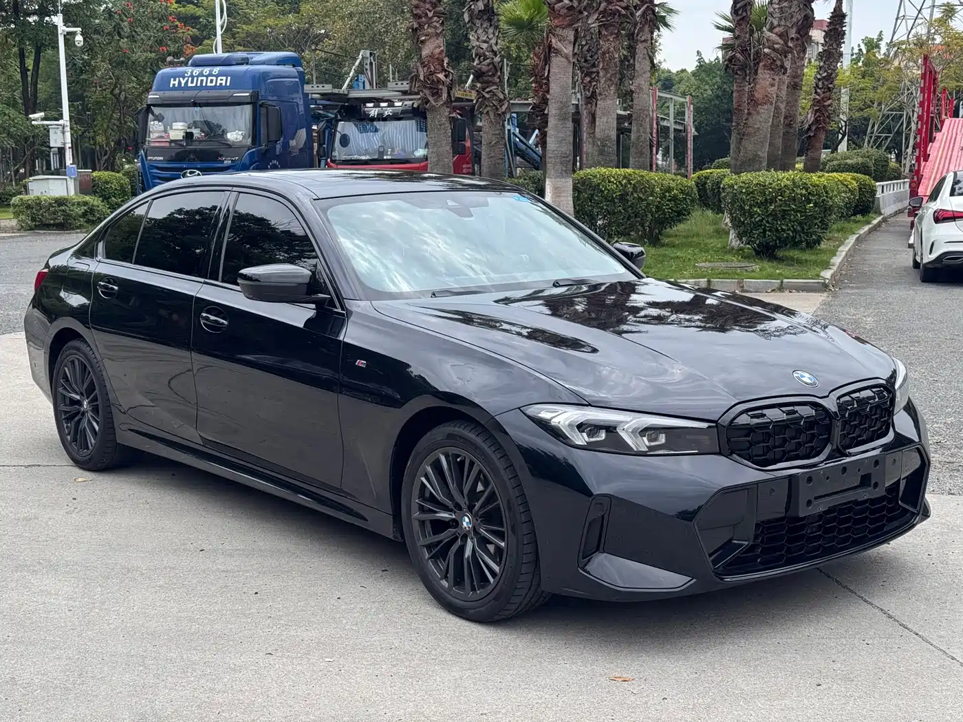 BMW 3 Series 2023 325Li M Sport Black Night Package фото 3