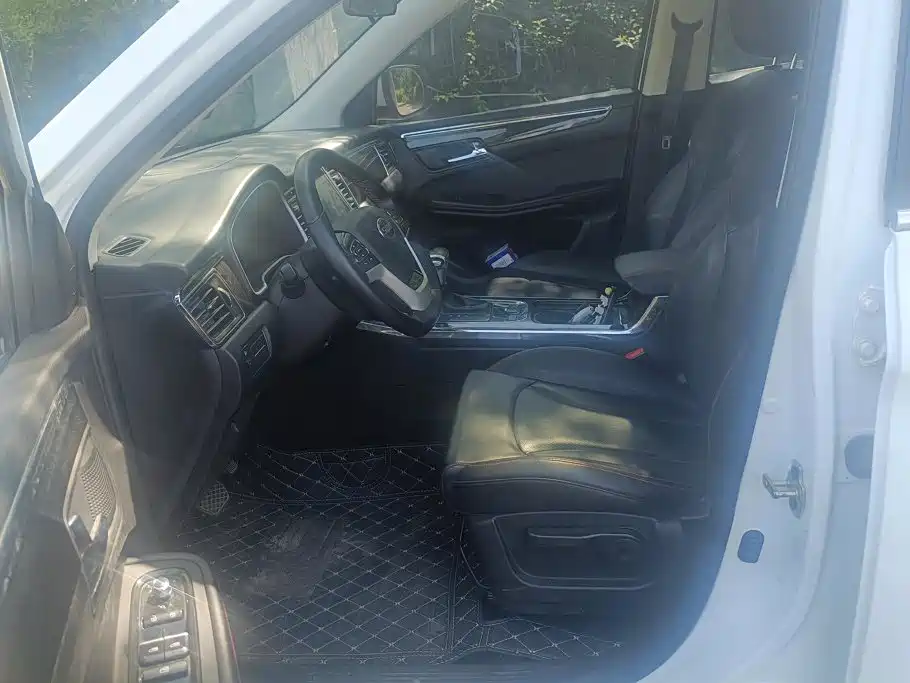 SWM Motor SWM G05 2019 2019 1.5T Automatic Luxury Model