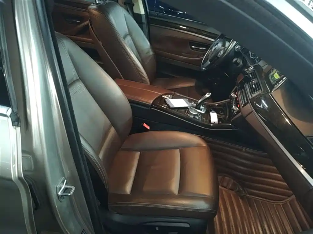 BMW 5 Series 2017 525Li Luxury Design Package фото 25