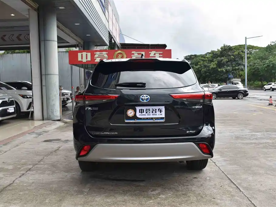 TOYOTA HIGHLANDER