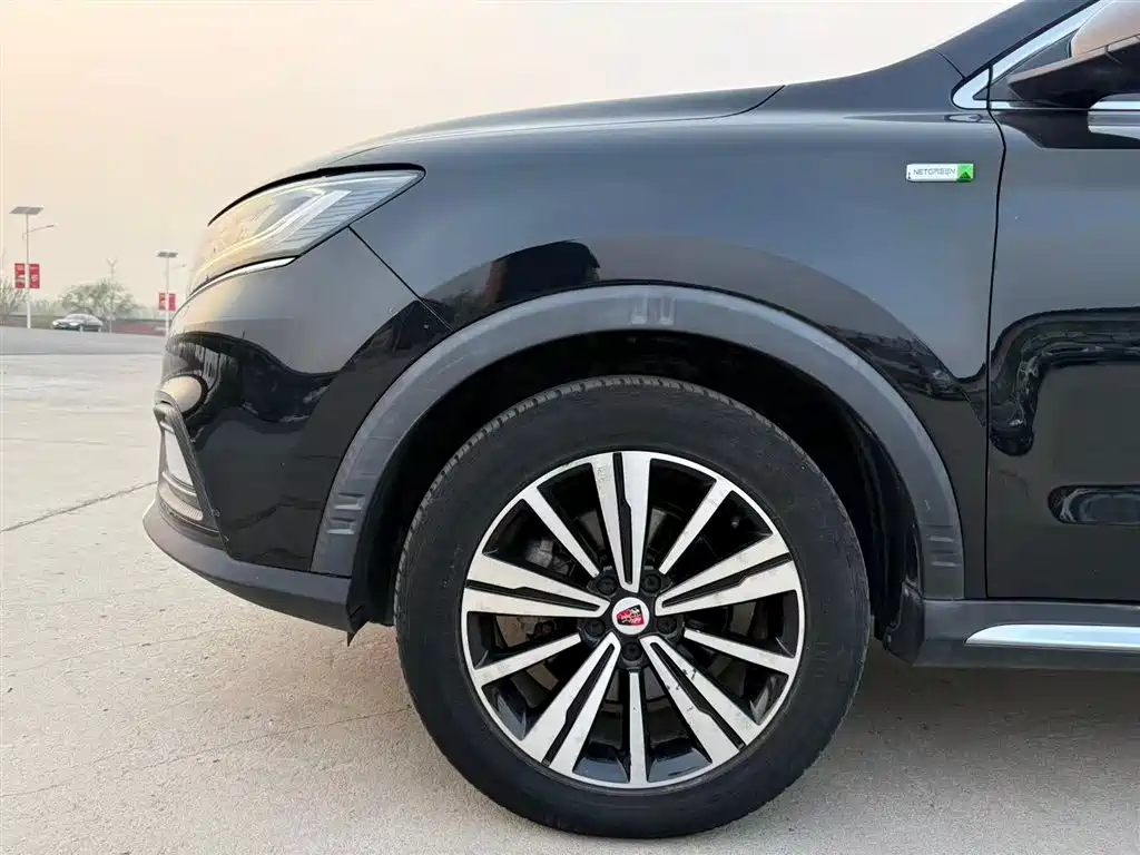 ROEWE RX5 NEW ENERGY