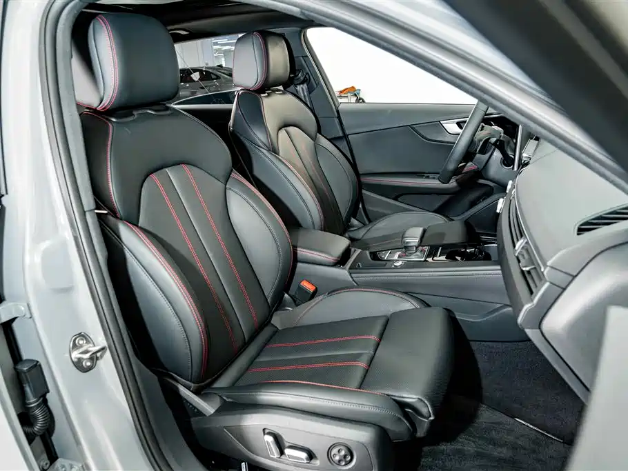 Audi A4L 2025 2025 2 Million Celebration Edition 40 TFSI Luxury Dynamic