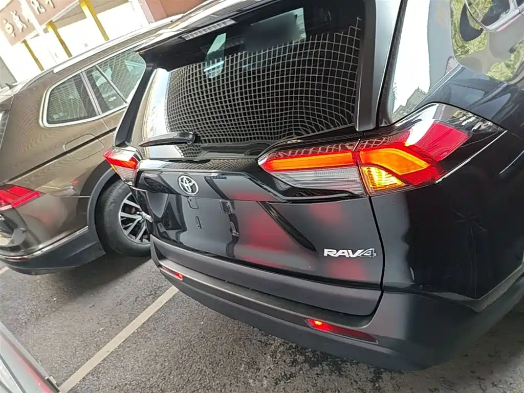Toyota RAV4 Rongfang 2023 2.0L CVT 2WD Urban Edition фото 6