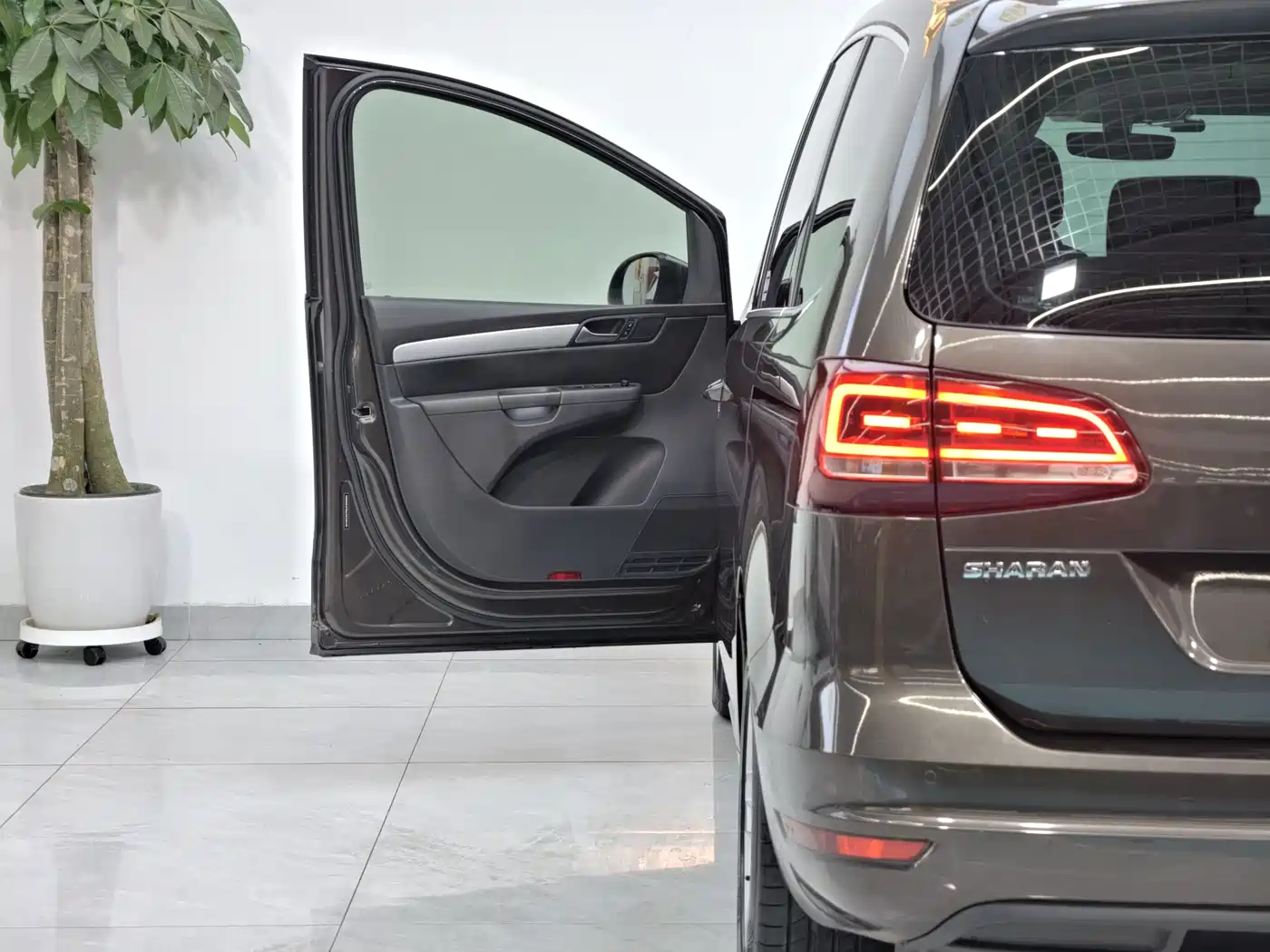 صورة 11 - Volkswagen Sharan