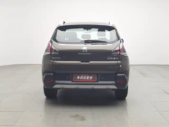 Peugeot 3008 2016 1.6THP Automatic Classic Edition — фото 4