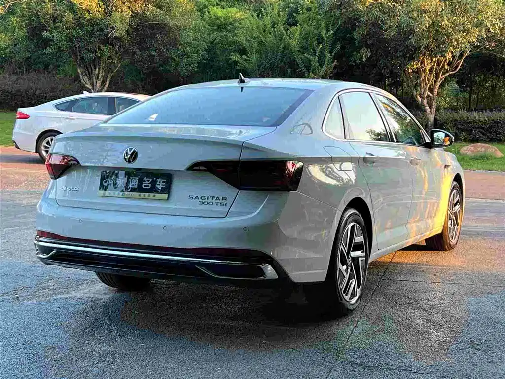 Volkswagen Sagitar 2023 300TSI DSG Surpassing Edition фото 8