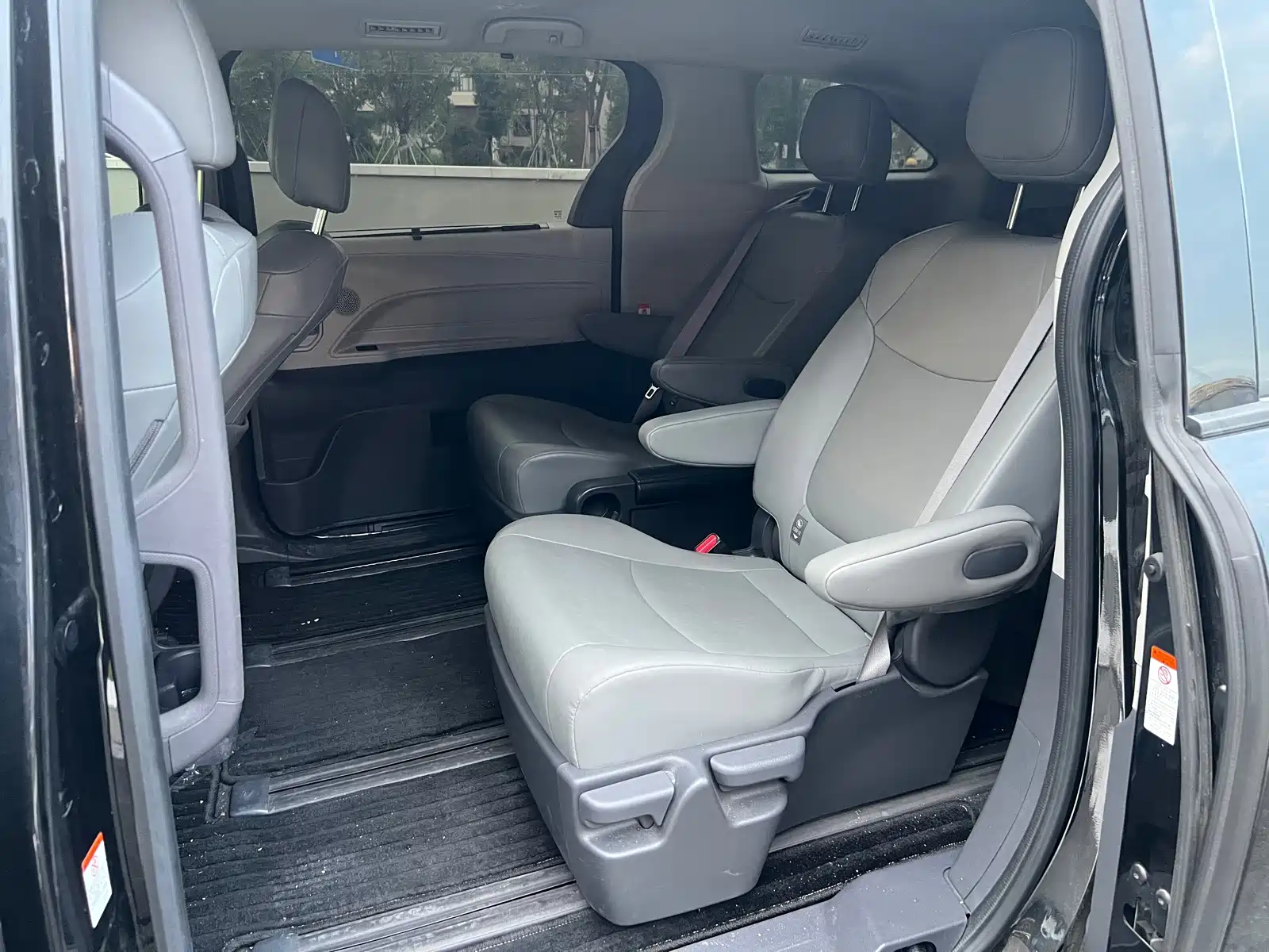 Фото 6 - Toyota Granvia