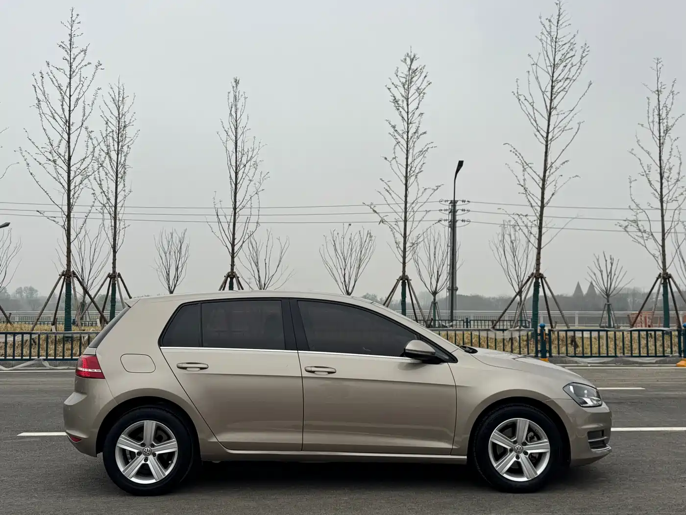 Volkswagen Golf 2016 1.6L Automatic Comfort фото 30