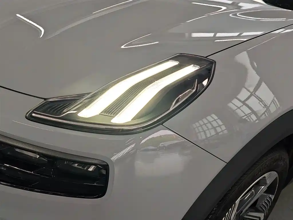 Lynk & Co 06 EM-P 2022 PHEV 84KM Range Pro фото 9