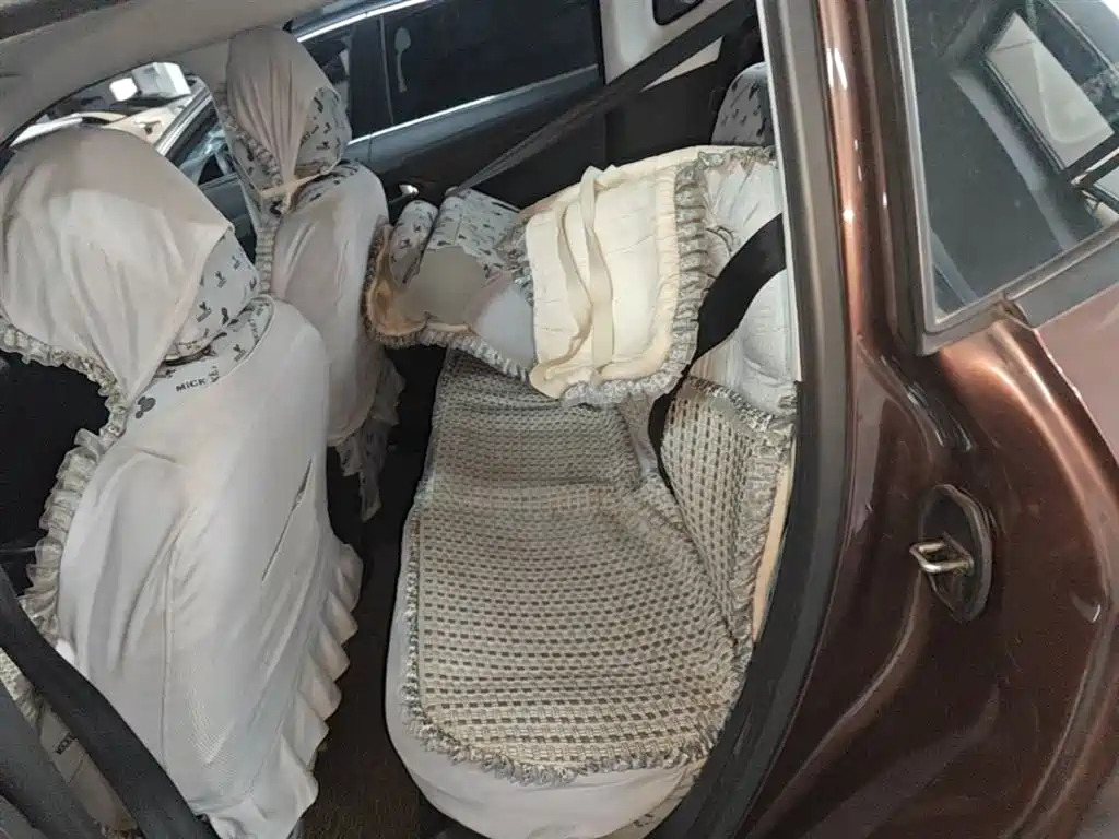 Peugeot 2008 2014 1.6L Automatic Fashion Edition фото 17
