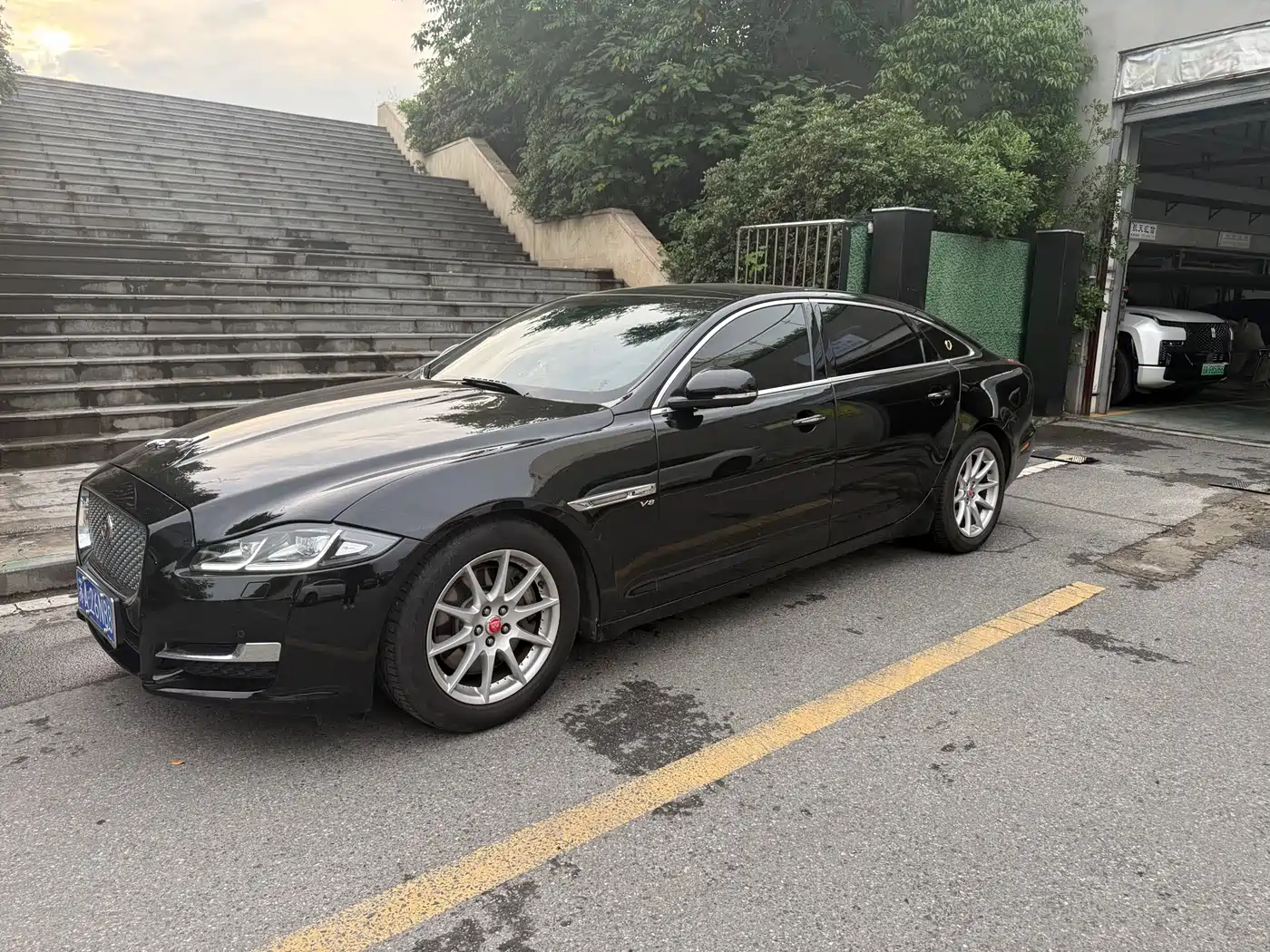 JAGUAR XJ