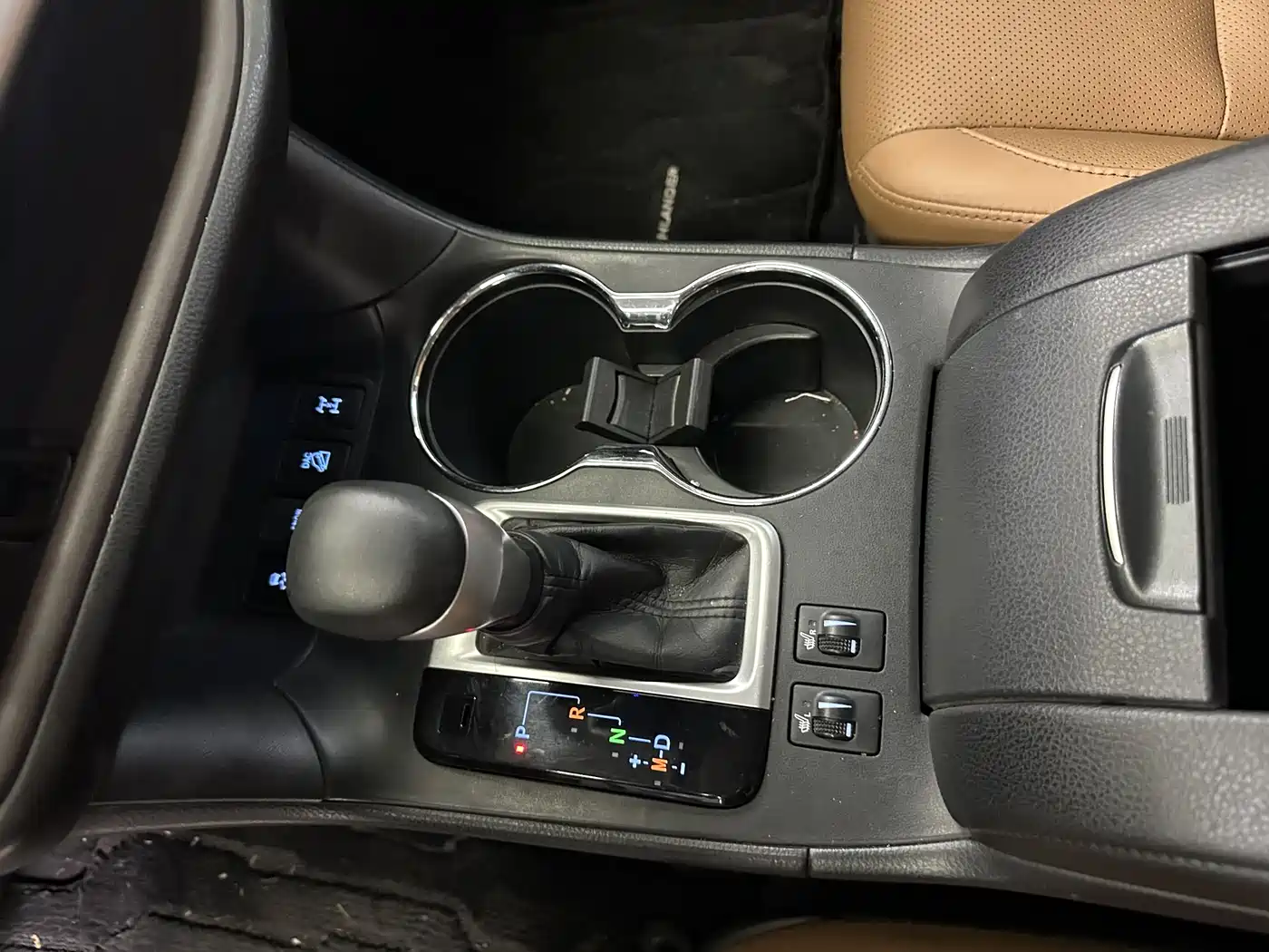 Toyota Highlander 2018 Model 2.0T 4WD Knight Edition 7-Seater China VI фото 9