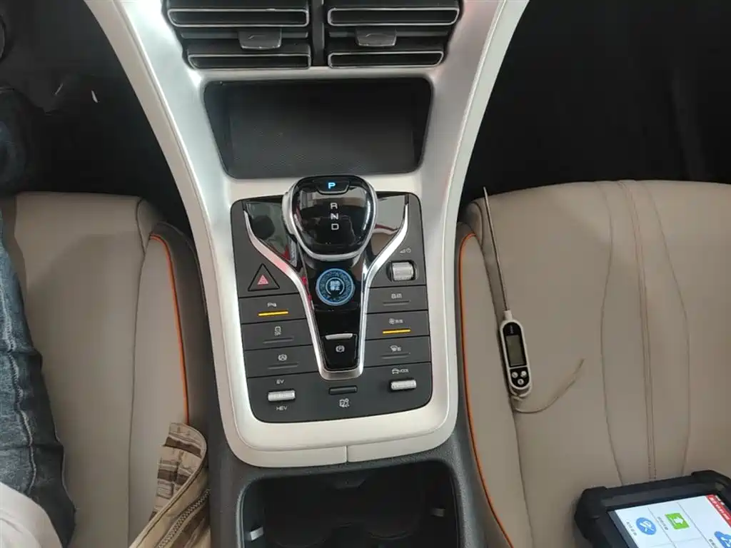 BYD Song Pro New Energy 2024 Glory Edition DM-i 71KM Leading фото 14