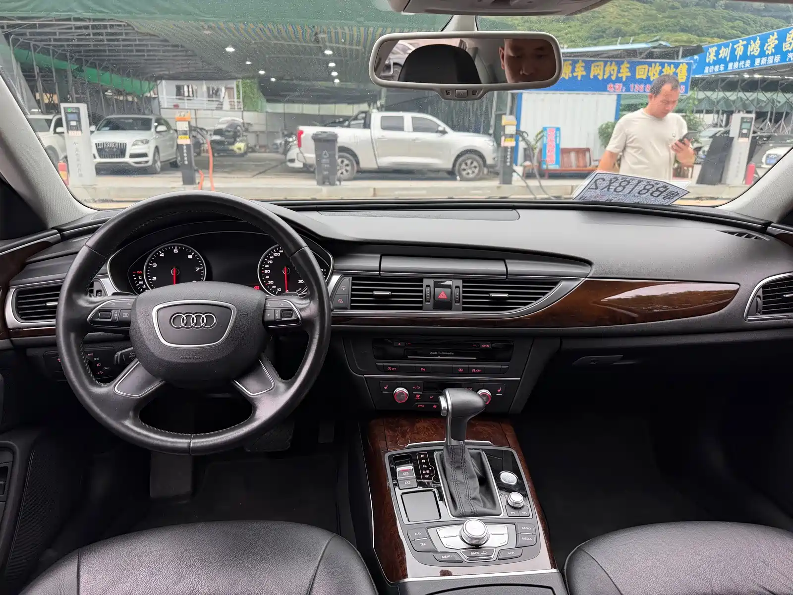 Фото 15 - Audi A6L