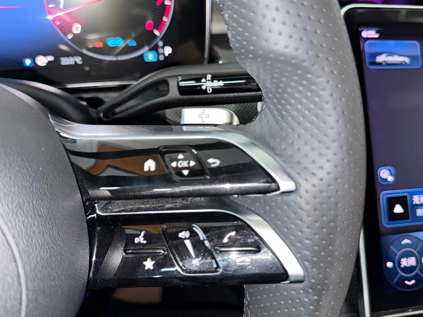 Фото 40 - Mercedes-Benz C-Class