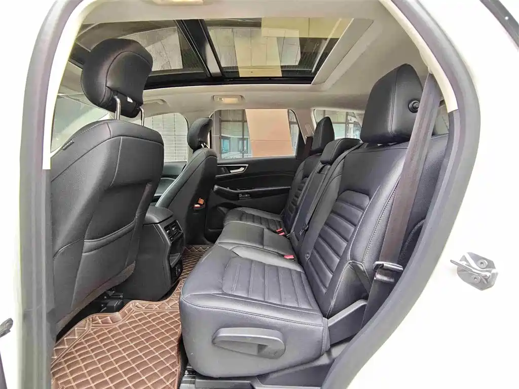 Фото 6 - Ford Edge
