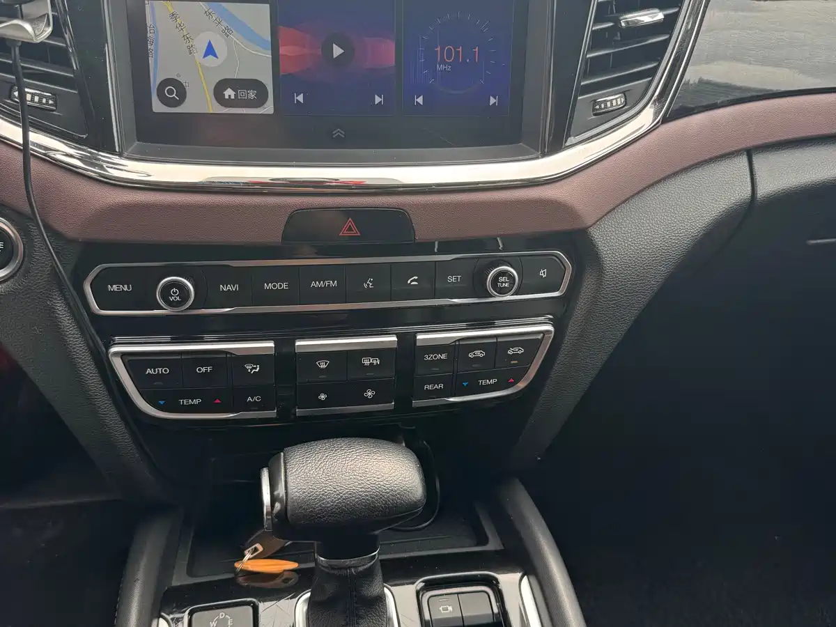GAC Trumpchi Trumpchi GS8 2017 320T 2WD Luxury Smart Connect (7-seater) фото 10