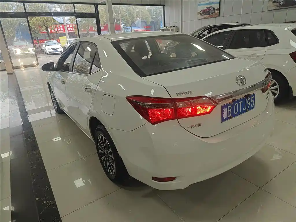 Toyota Corolla 2017 Facelift 1.2T S-CVT GL фото 23