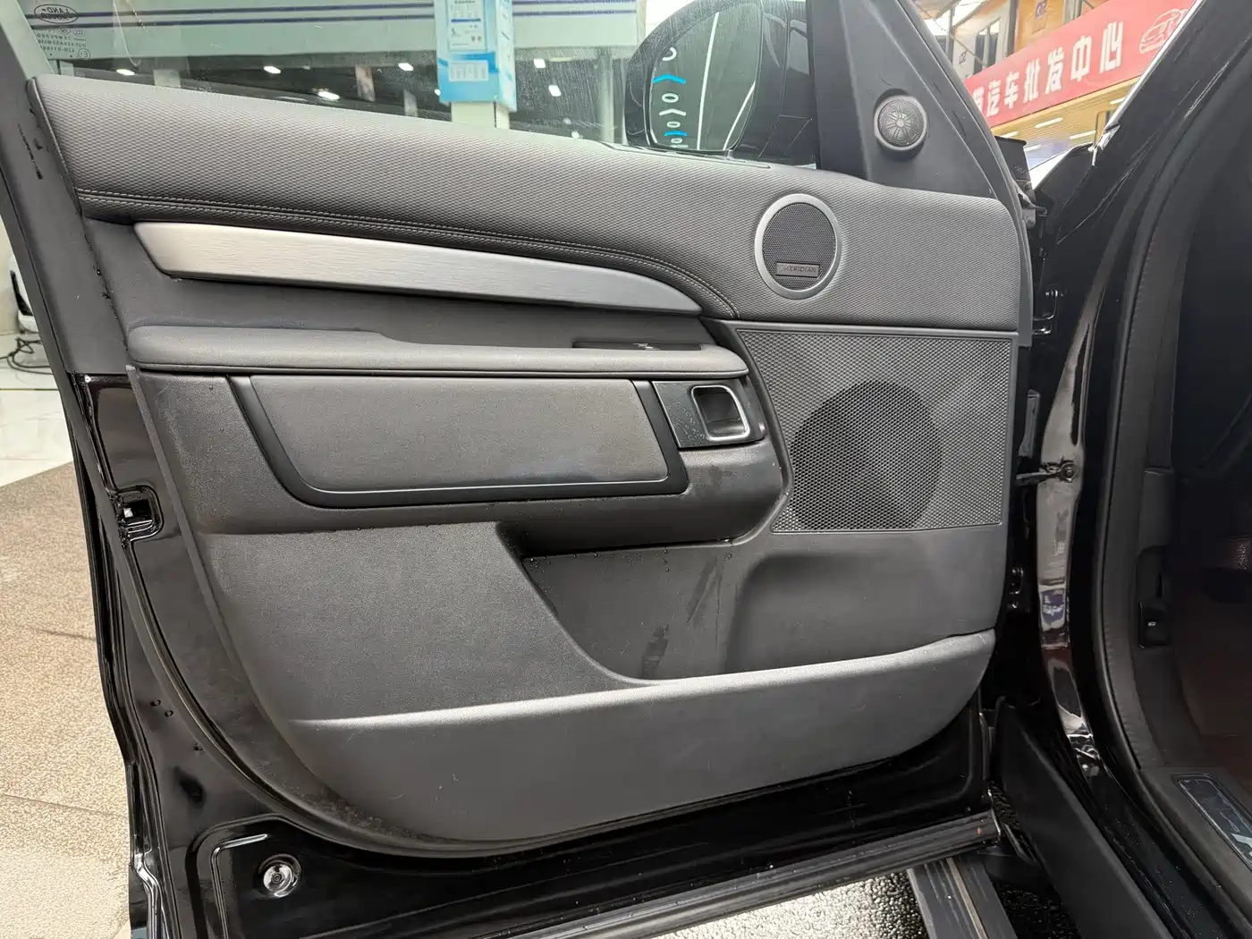 Фото 7 - Land Rover Discovery