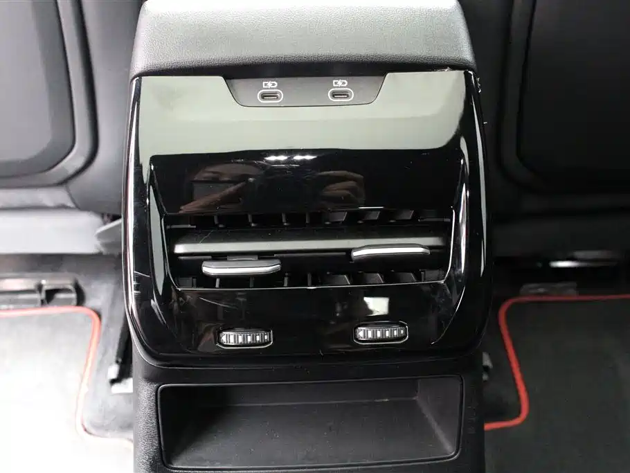 Audi A5L Sportback 2025 Model 2.0T Launch Limited Edition фото 13