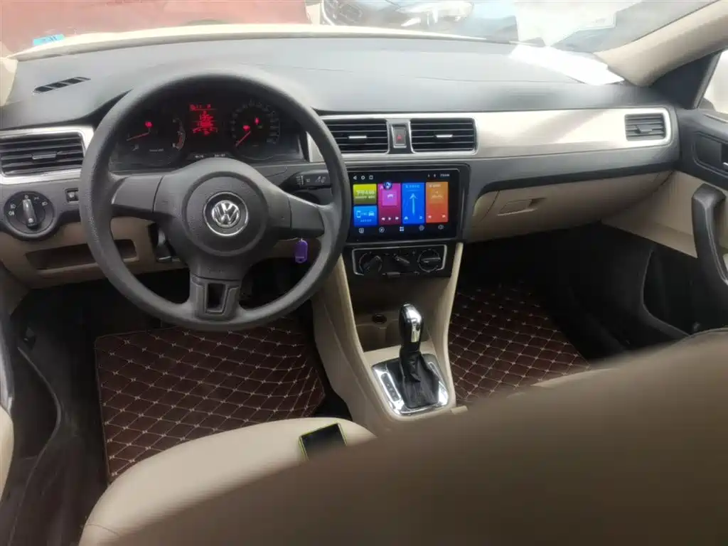 Volkswagen Santana 2015 1.6L Automatic Comfort Edition фото 16