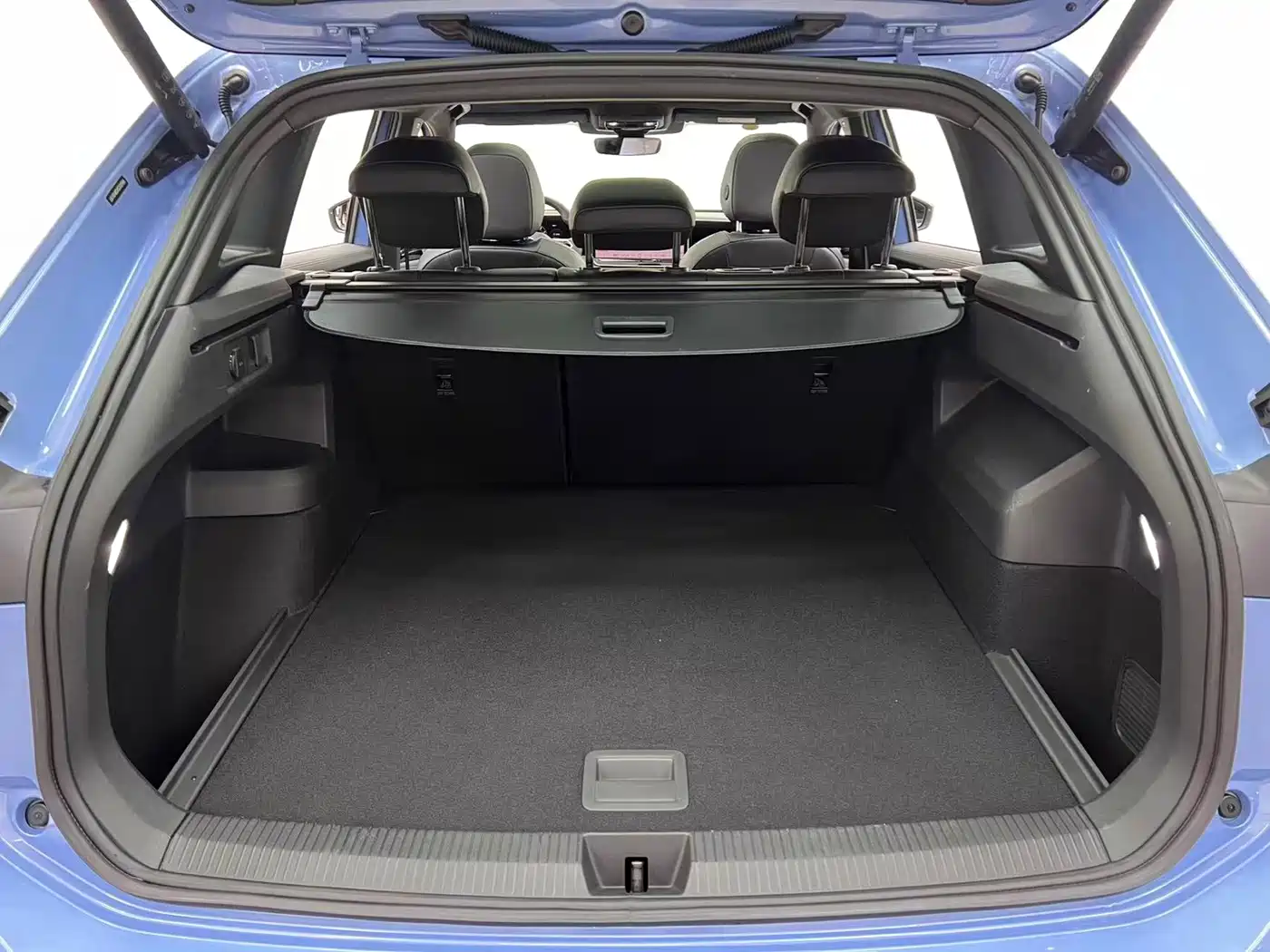 Фото 27 - Volkswagen Tiguan L
