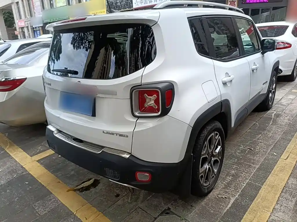 صورة 7 - Jeep Renegade
