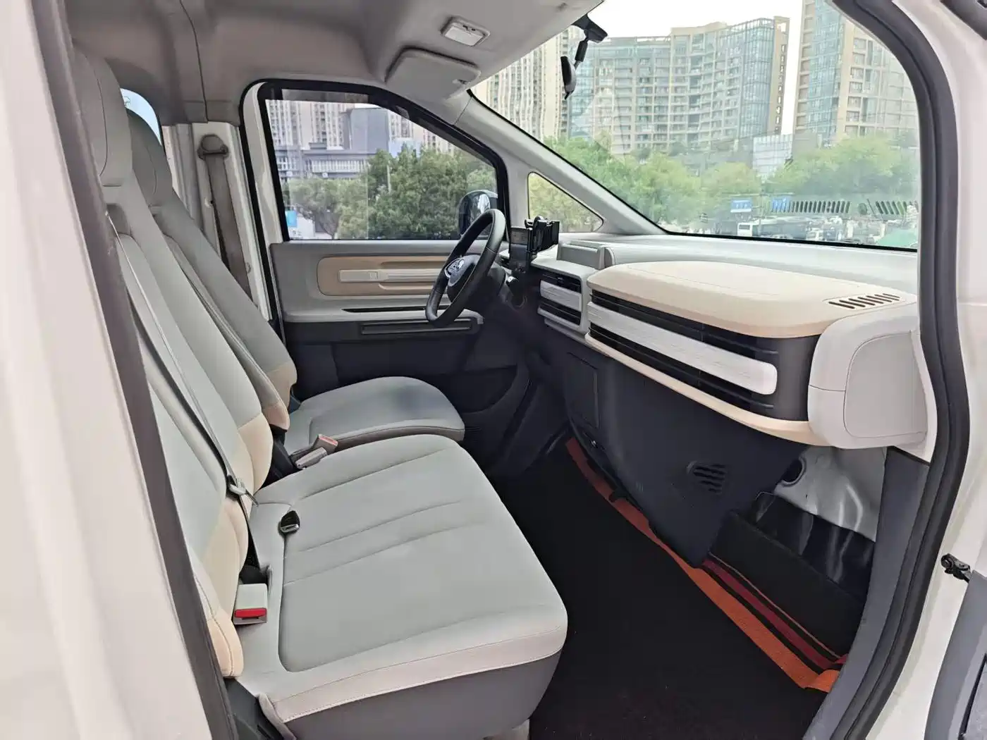 Maxus Dana V1 2025 2025 Model V1+ Long Wheelbase Low Roof Multi-purpose Version (62kWh)