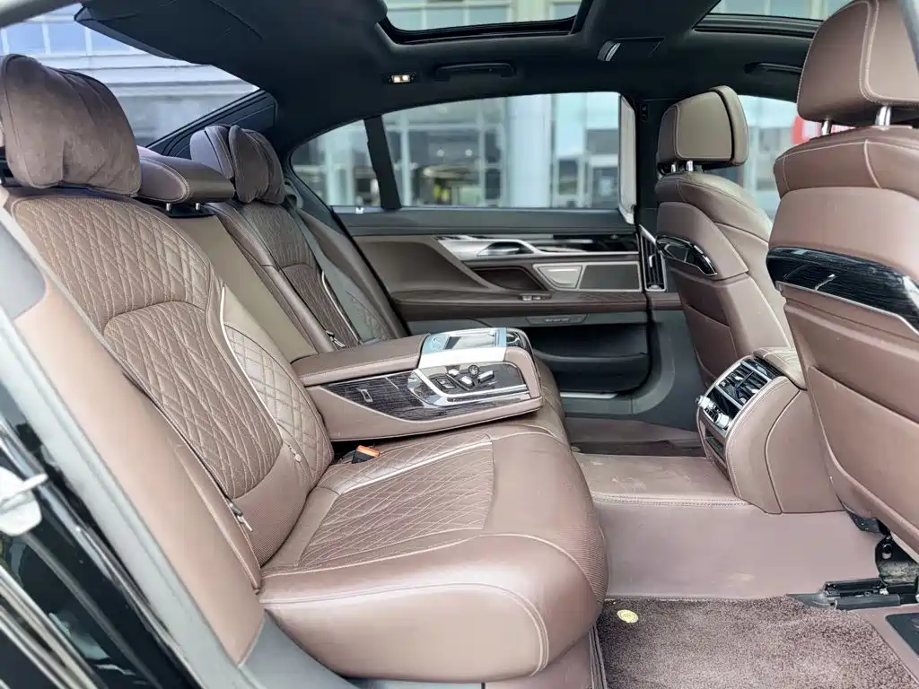 BMW 7 Series 2021 2021 Model 740Li Leading M Sport Package