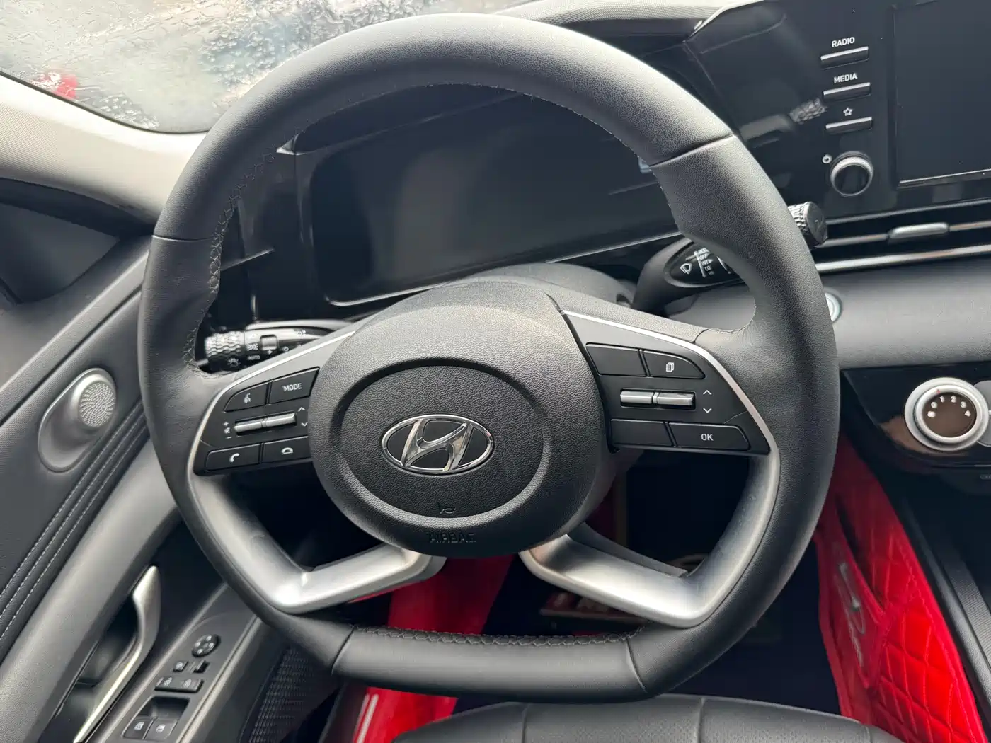 Hyundai Elantra 2021 1.5L CVT GLX Elite Edition фото 12