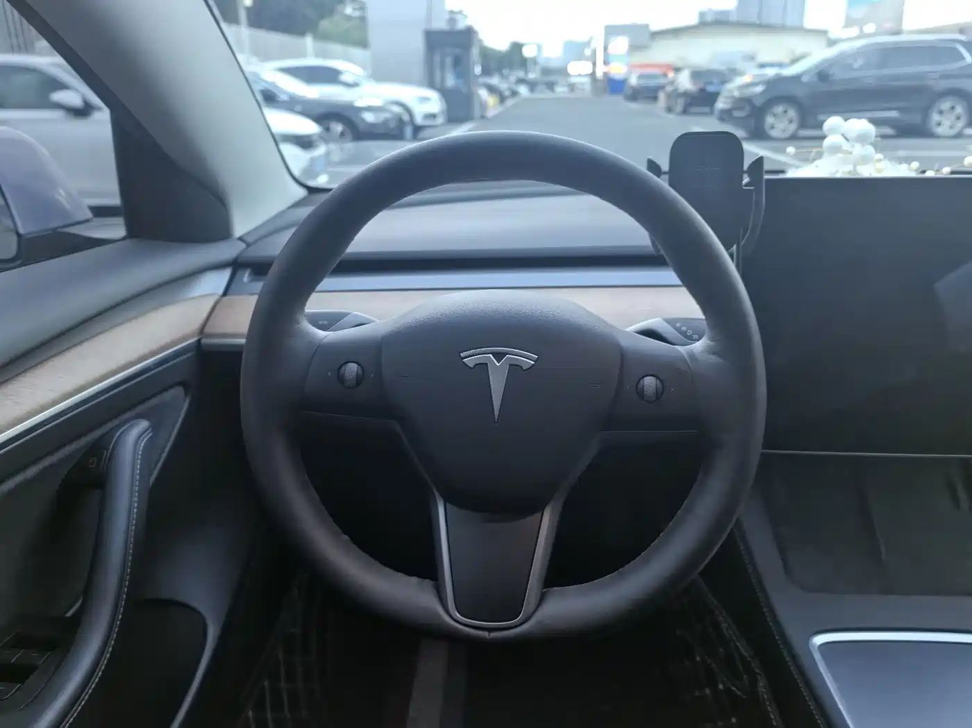 Фото 15 - Tesla Model 3