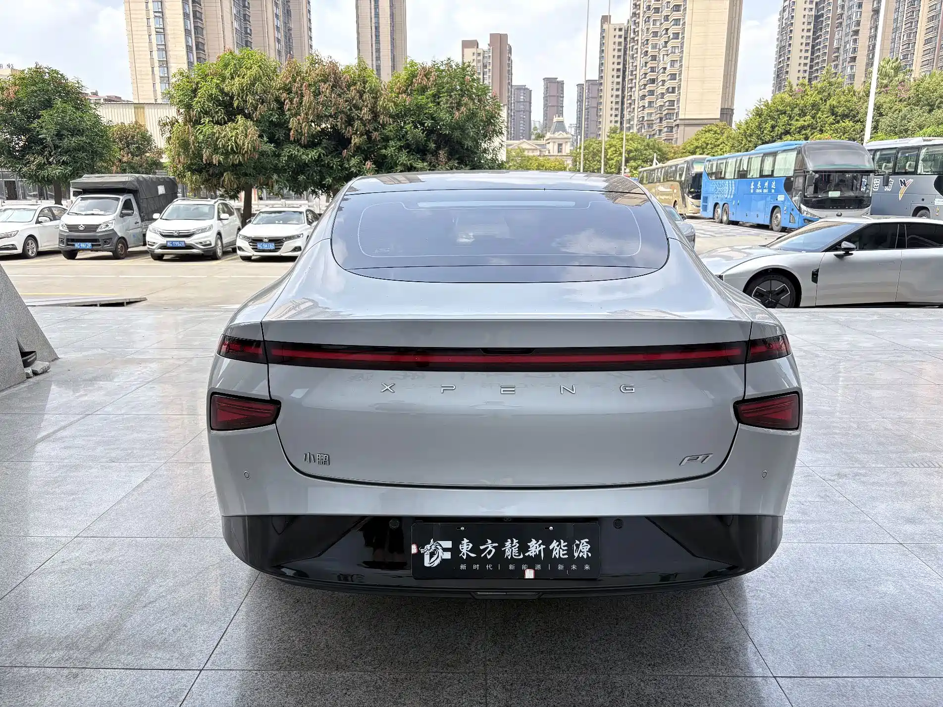 Фото 8 - XPeng P7