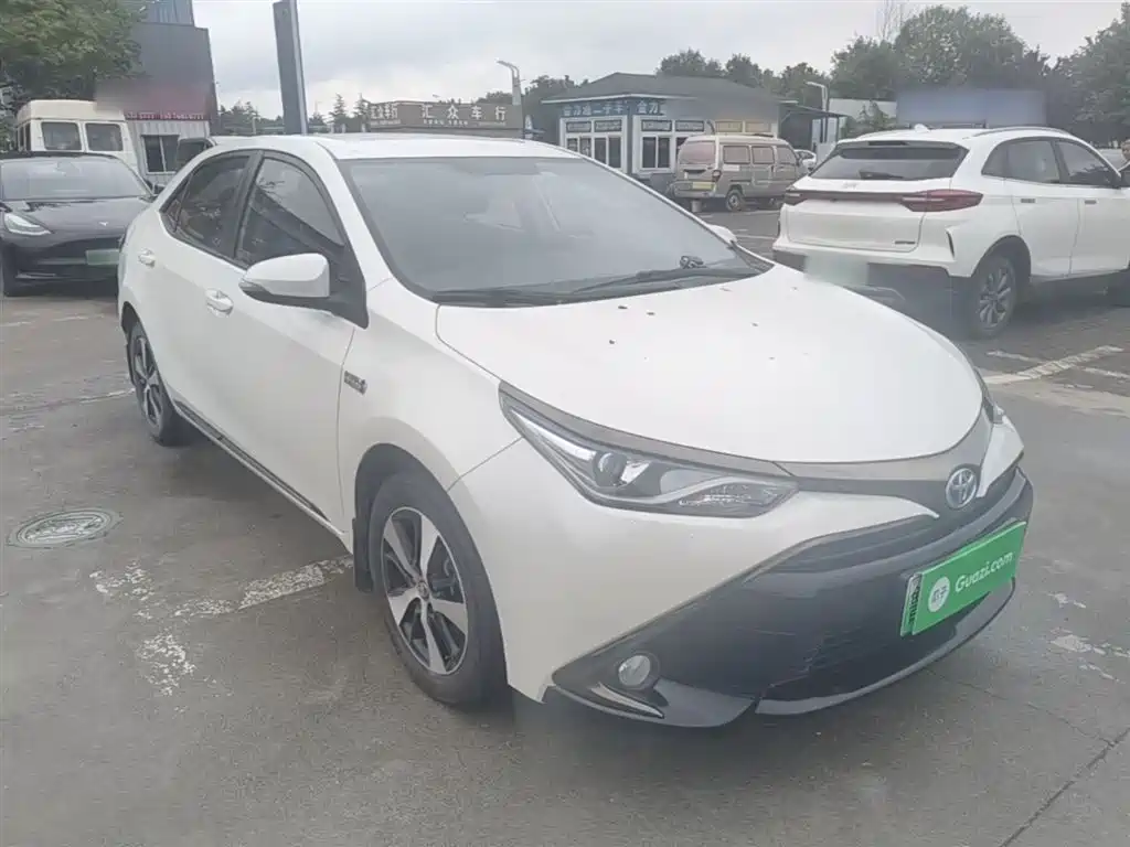 Toyota Levin Twin Engine E+ 2019 1.8PH GS E-CVT Elite Sunroof Edition фото 4