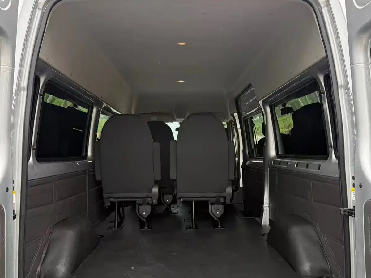 Photo 13 - Ford New Generation Transit