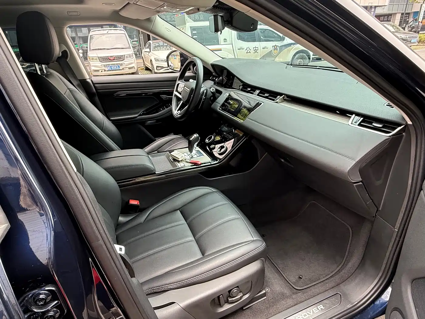 Land Rover Range Rover Evoque 2021 Range Rover Evoque L 249PS R-Dynamic SE Luxury Edition фото 11
