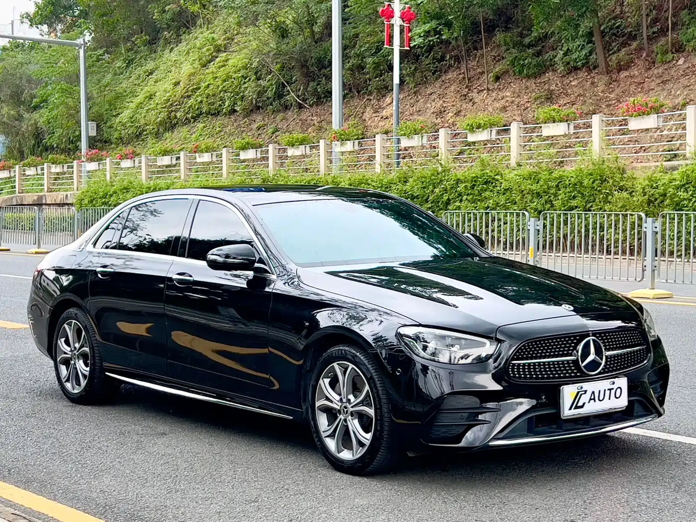 Mercedes-Benz E-Class 2022 Second Facelift E 300 L Sport Luxury фото 3