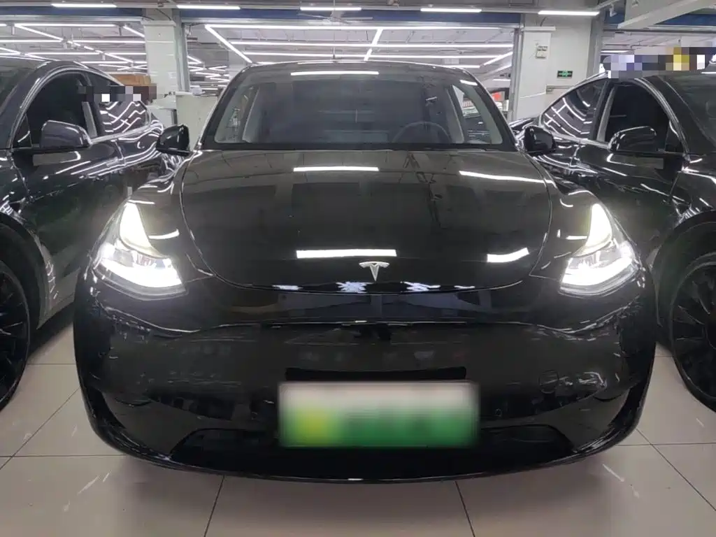 Photo 3 - Tesla Model Y