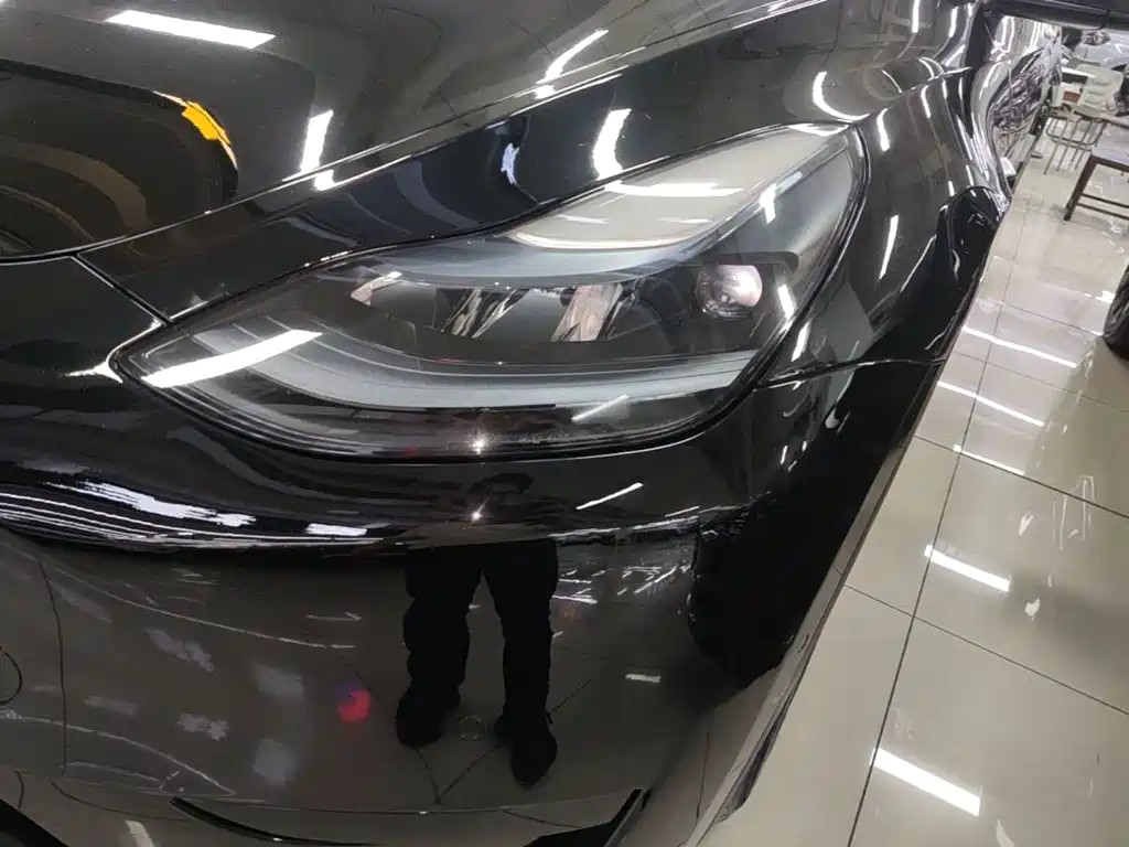 Photo 24 - Tesla Model Y