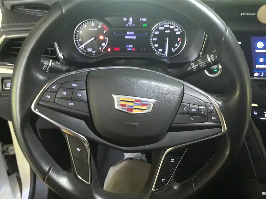 CADILLAC XT5