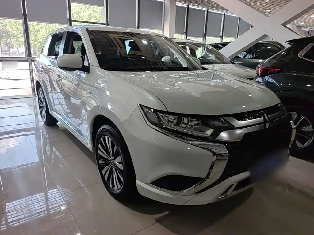 2023 Mitsubishi Outlander
